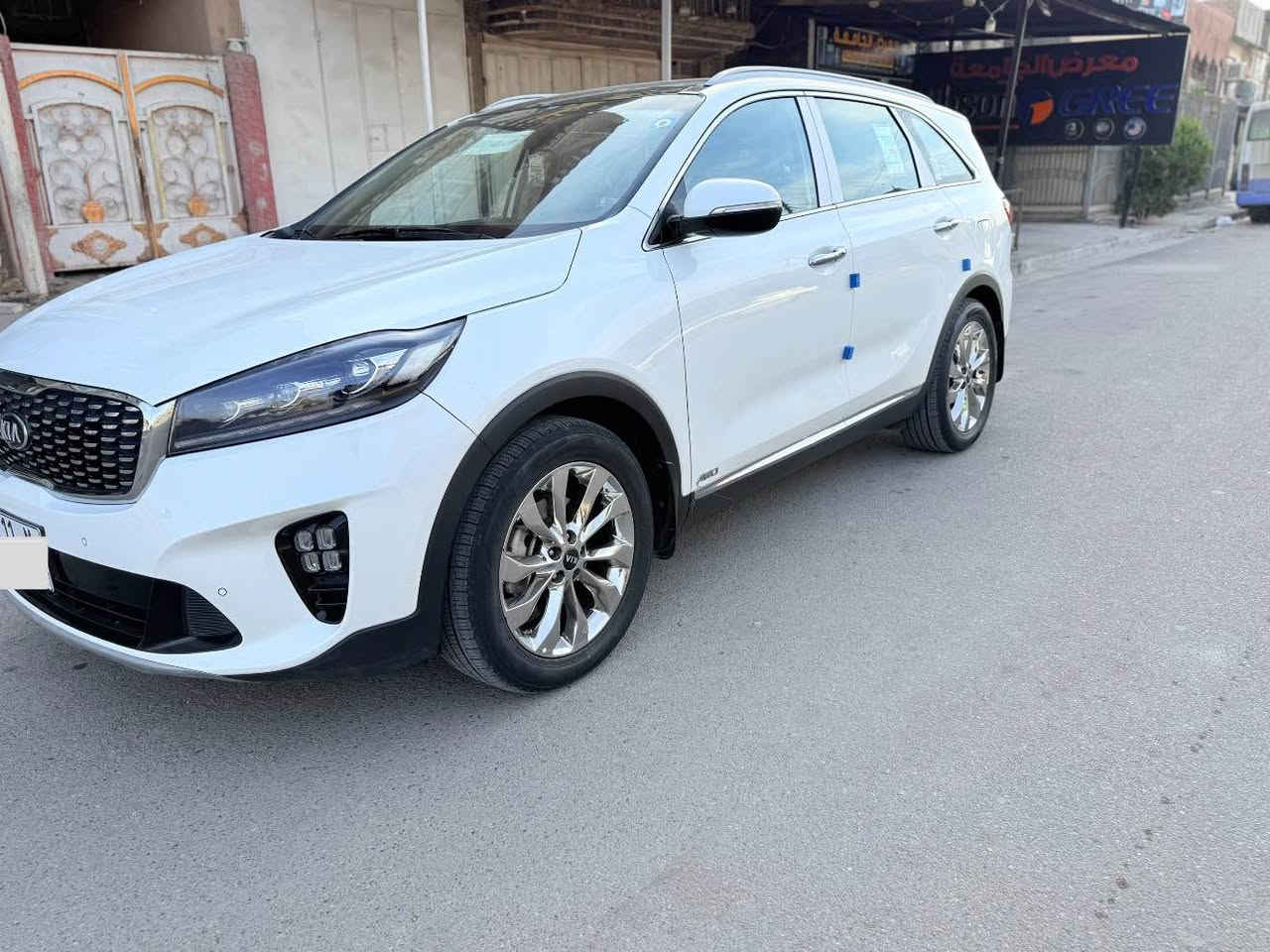 السلام عليكم
سورنتو 2019 خليجي فول 1/1 مكفولة من الصبغ بيها بارد بسيط 
مواصفاتها
بصمه 
فتحه
فورويل
شاحن وايرليس 
كشنات تدفئه تبريد
كشنات كهرباء
سايد بريك بصمه
جنطه كهرباء
حساسات اماميه خلفية
كامرا خلفيه دواره
رقم بغداد دولي تحويل ثاني يوم
السعر 245 وبيها مجال بسيط للاستفسار الاتصال
*********** بغداد, العراق
