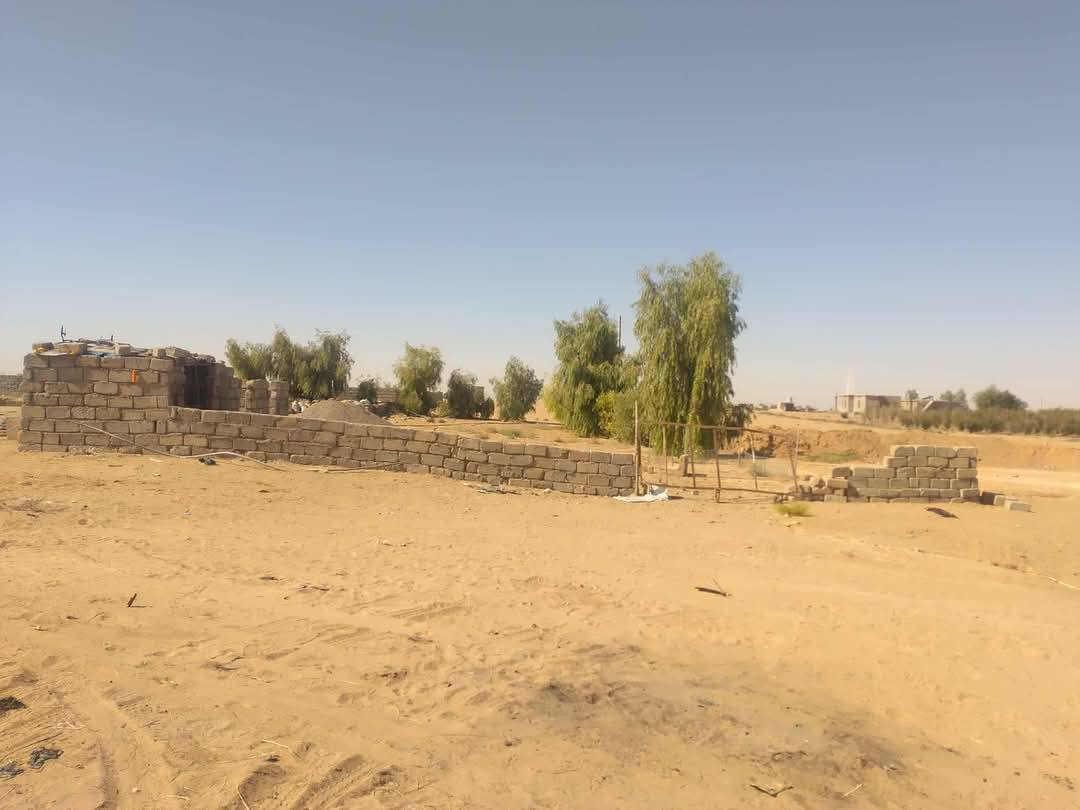 السلام عليكم ورحمه الله وبركاته أخون أرض للبيع المكان يم بستان منيف وره المعارض  الفوك المساحه كله 1269الواجه 27وعمق 47 تريد كله تريد متار هم يرهم عندك مقدمه زينه هم يرهم تعال شوفه بعينك وقيم بل يرضي الله عندي مريض وريد أبيع اخوان رحمه لوالديكم المو شراي لا يشلع كلبي النتصال ***********بي واتساب وحايكم الله
