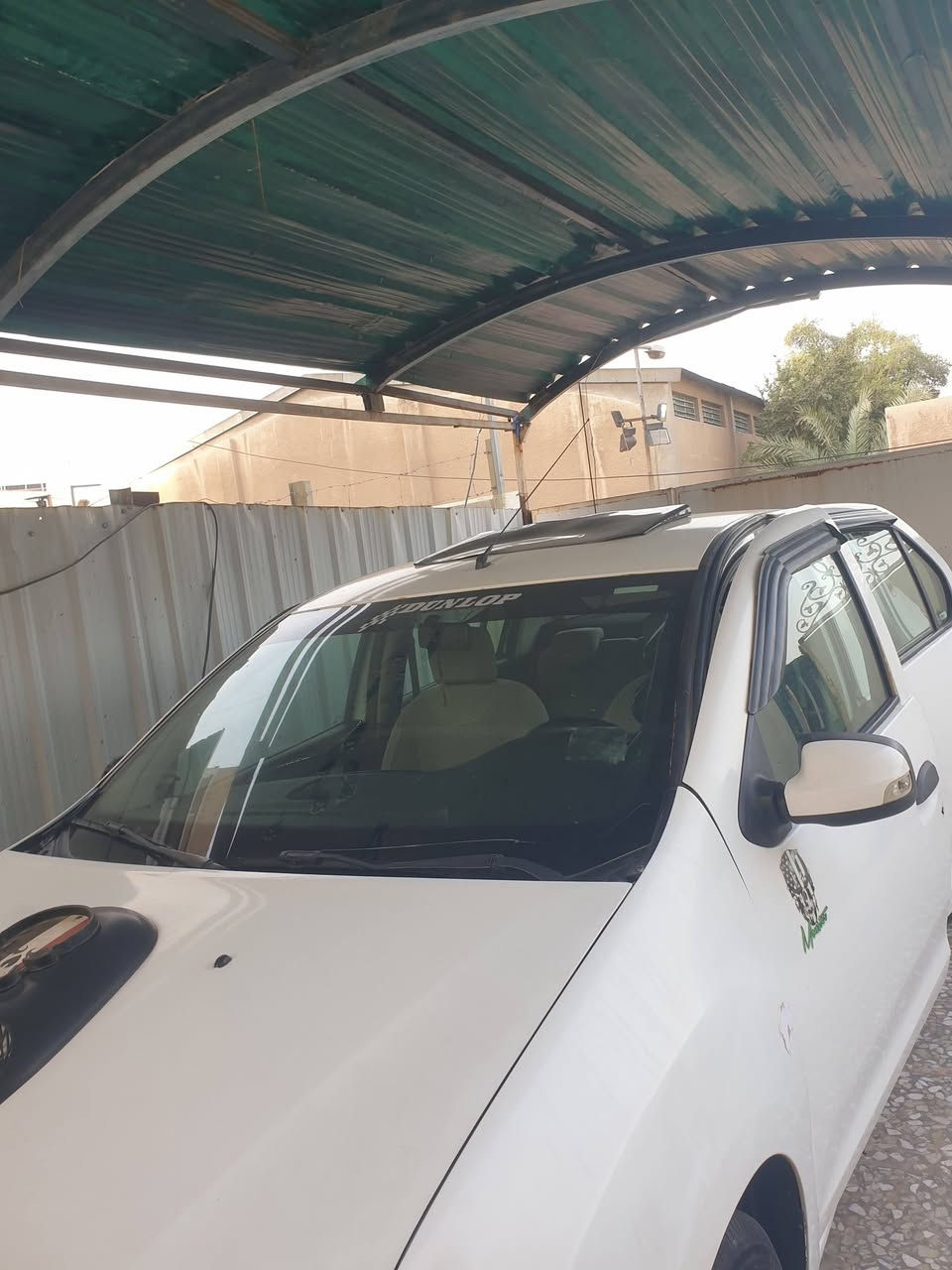 رينو سنبل ٢٠١٧ للبيع لون ابيض محرك جديد مكفوله  ٦٧ ورقه  بغداد ***********
