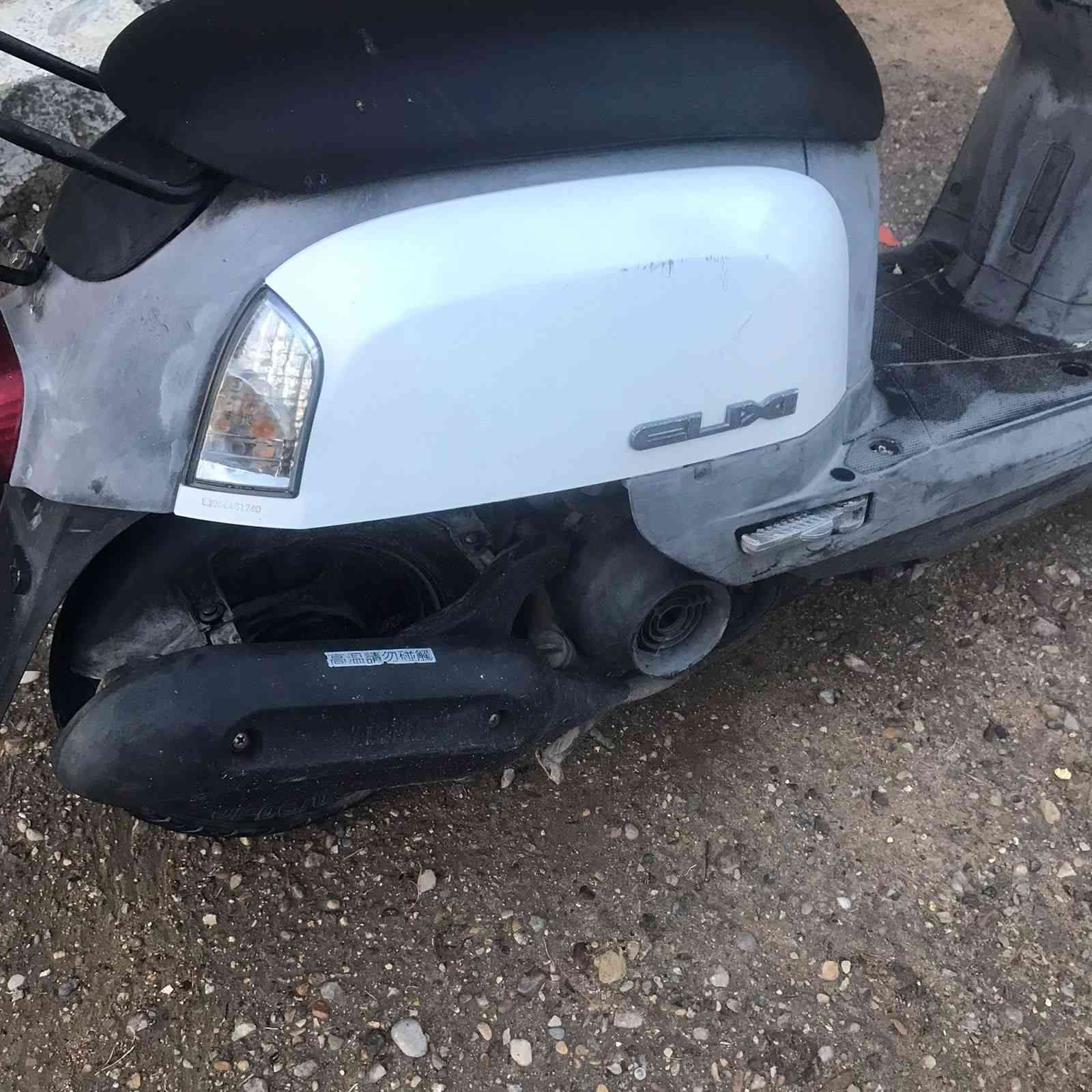 ماكس بوليس
دراجه مكفوله كفاله عامه كلشي بيها بلادي بلادي بلادي 
مكينه مكفوله 

دراجه ختم واحد مكينه و كفرات 

صارلها شهر نازله من الرمبه 

مبدله دهن مره وحده امزويل دراجه جديده بل جيس 
دراجه شلعه و معدل فول 

دراجه الكهربائيات كلها شغاله 

العنوان بغداد ام الكبر والغزلان
 
950 بيها مجال

***********
