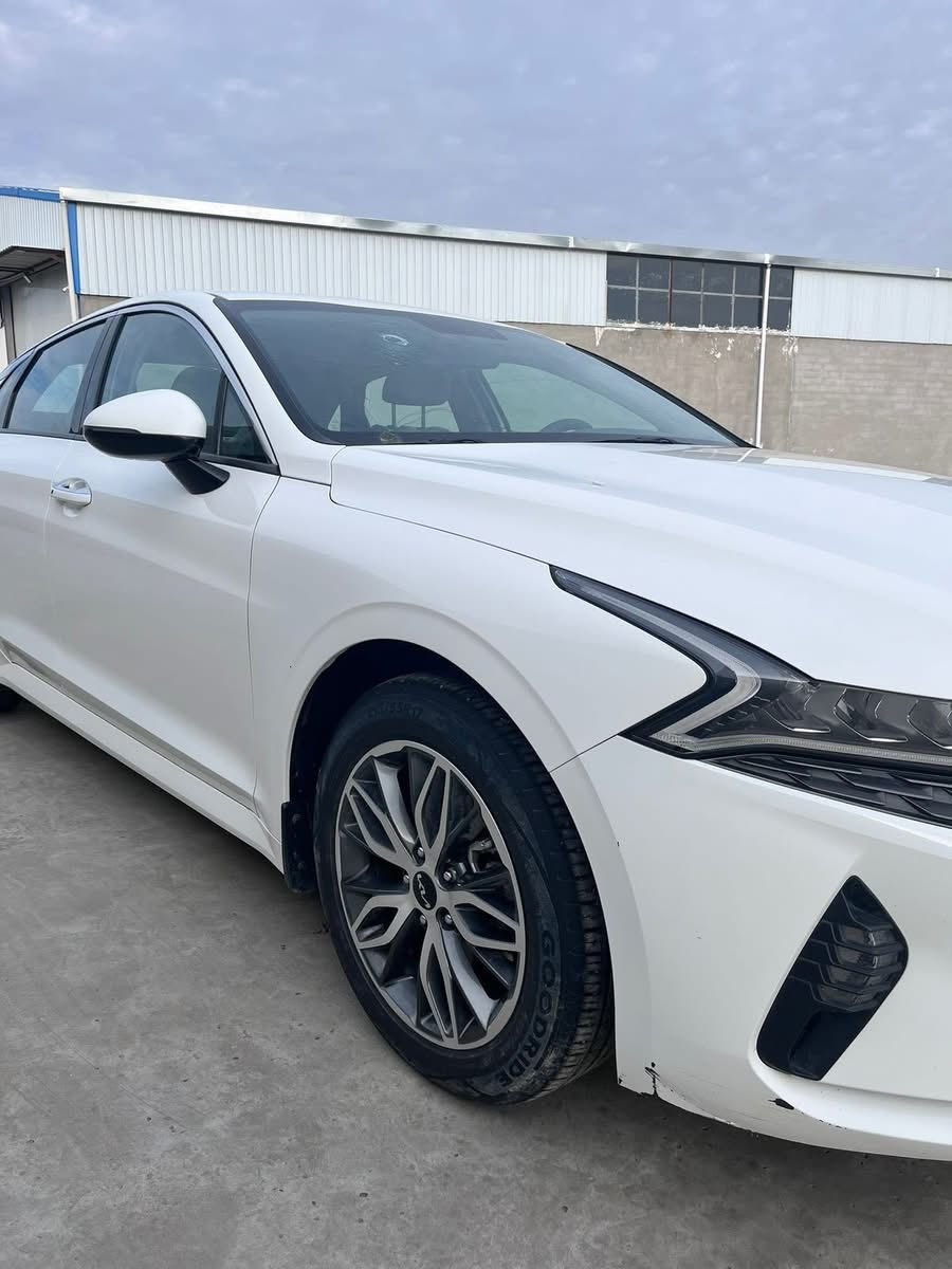 السلام عليكم سيارة كي فايف خليجي 2023
السيارة ماشية ١٠٠ محرك 2000 دوش 

شركة نم رقم أربيل باسمي

بصمة تشغيل عن بعد، مري شفط، 
5 مود سياقة شاشة كبيرة ابل كار وكار بلي، كشنات جلد 
كشن السائق كهرباء وباقي المواصفات معروفة

 السيارة بيها شخط بحافة البنيد مقدار الشخط ٢ سنتيم ورفيع جدا أصلا ما مبين ابد السيارة نظيفة جداً

السعر: 207 بيها مجال حگ الجية

المكان: ديالى بعقوبة

الرقم: ***********
