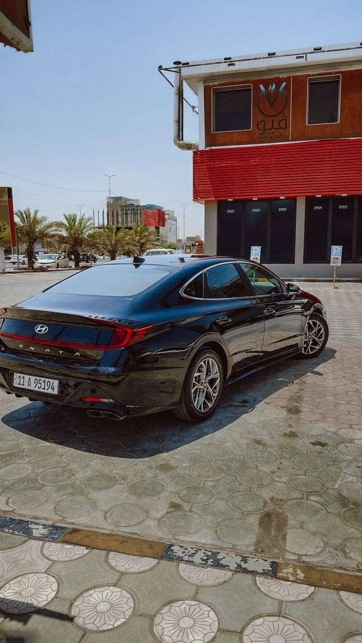 للبيع هيونداي سوناتا موديل 2021 لمتدد فول الفول 
رقم بغداد معوقين 
حادث امريكا جاملغ خلفي و قبق جنطه 
الباب الخلفي فقط ملاون ويه جاملغ .

المواصفات : 
1 - بانورما 
2- لايتات ديناميكي 4 عدسات 
3- حساسات امامي خلفي 
4- رادار امامي خلفي جانبي 
5- مرايا كهرباء متحركه  
6- مكينه 2500
7- رادار تصادم وقوف 
8- كشن كهرباء  بيجي +تدفئة+حفظ وضعية.
9- لد انارة داخليه بلادي عدة اللوان 
10- تحكم ستيرن جهتين 
11- كروس سرعه + تحديد مسار والخروج عن المسار
12- اربعه انظمه قياده 
13- تبريد خلفي 
14- مرايا وسطيه وجانبيه عاكسه للضوء 
15- حساس مطر + تشغيل عن بعد 
16- سستم صوت بووس 
17- داتا شو + تبريد قطعتين 
18- ستيرن هيتر 
19-شاشه كبير ذكية +ابل كار بلي 
20- الصندوق ذكي يفتح عند الاقتراب منه 
21- شحن لا سلكي 

 السيارة حلوه ونظيفه  
السياره رايدها. 147$ ورقه وبيها مجال 
مكاني نجف تجي تشوف بعينك وبيك خير وادلل 
رقمي *********** النجف, العراق
