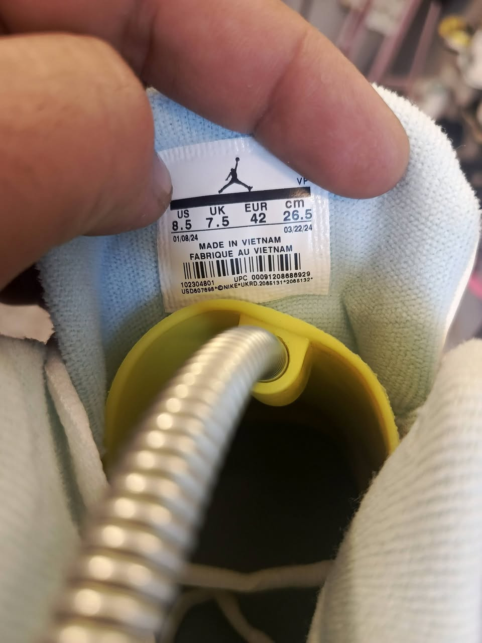 قطعه مختلفه جوردن قياس 42 
سعره 30 توصيل جميع المحافظات 
عنوان بغداد الشعله الجوادين قرب سوق الجوادين 
واتساب ***********
