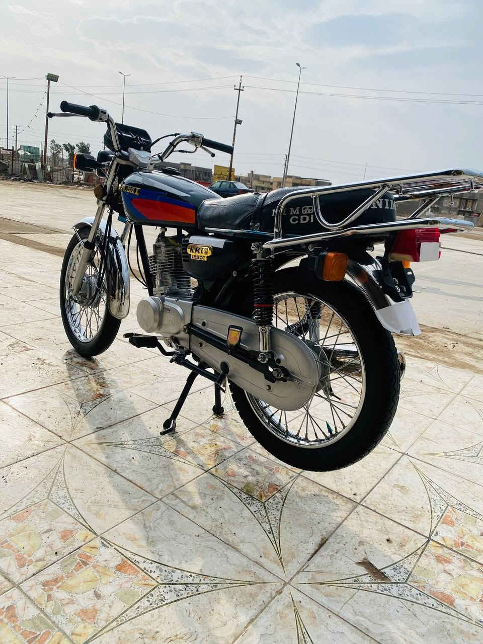 السلام عليكم اخوان
للبيع نامه امتياز 23 بغدادددد دراجة بلاد ما مفتوح بيها برغي شلعه ومعدل ودراجه كاملة مكمله خير من الله 
مكاني واسط عزيزيه السعر 675وبيها مجال لشراي ولمو شراي لاتكسر بحلالي اخيك 
للاستفسار اتصل 
***********
