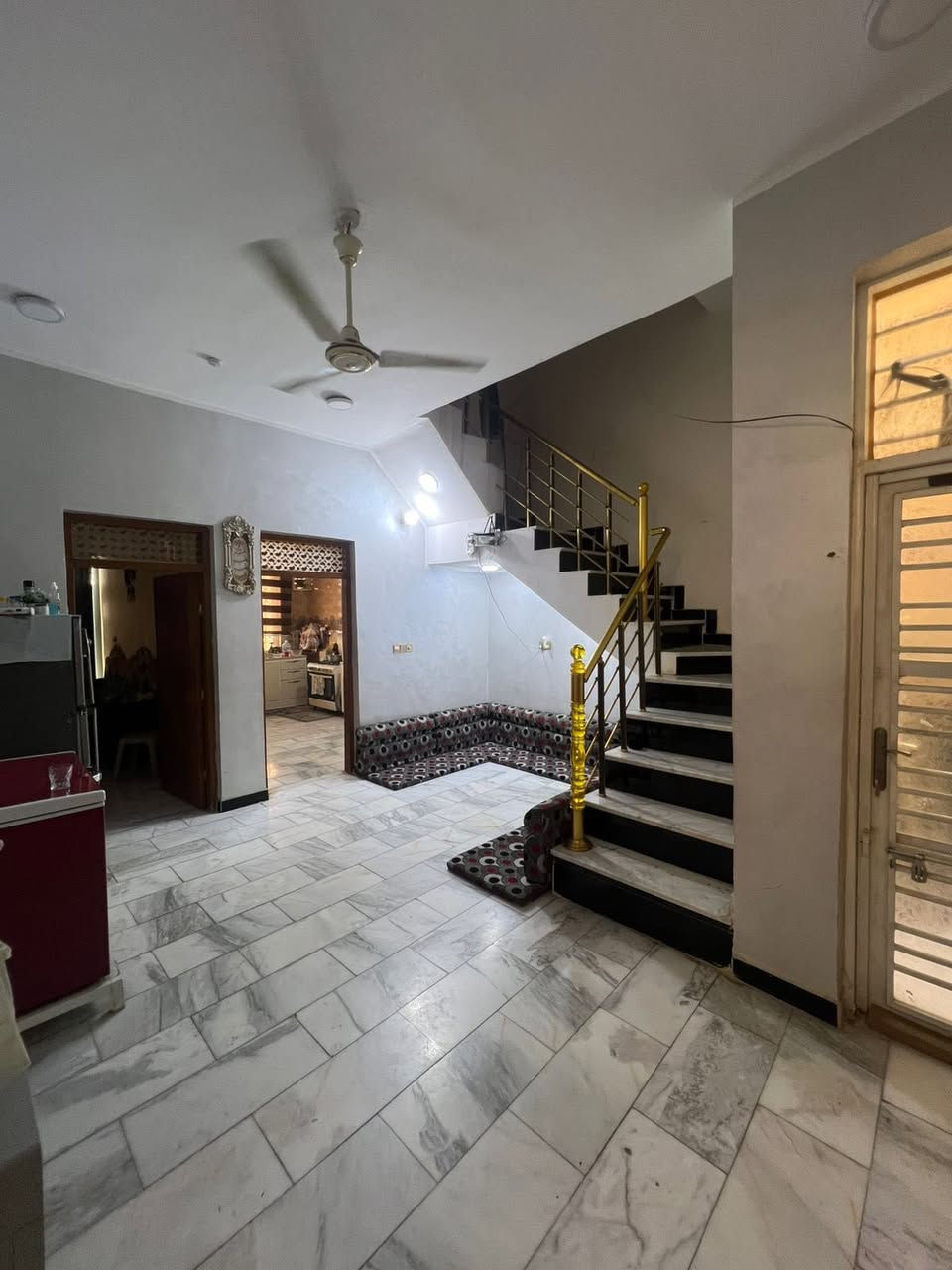 🏡 بيت للبيع – الناصرية / حي الشموخ  خامس بيت عن طريق ياحسين
📏 المساحة: 150 متر يحتوي شقة معزولة
📐 الواجهة: 7.5 متر – النزال: 20 متر

🔹 الطابق الأرضي:
غرفتين + مطبخ + صالة + صحيات + استقبال

🔹 الطابق العلوي:
غرفتين + صالة + صحيات

📞 للتواصل والاستفسار يرجى الاتصال على الأرقام التالية:
***********
***********

📢 لمتابعة جميع العروض المميزة:

🔗 قناة التلكرام:
https://t.me/drug9899

🔗 قناة الواتساب:
https://whatsapp.com/channel/0029Vb73eLZEwEk4114Pur3X
