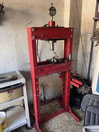 بريس باله ثقيل للبيع للاستفسار 07719035443