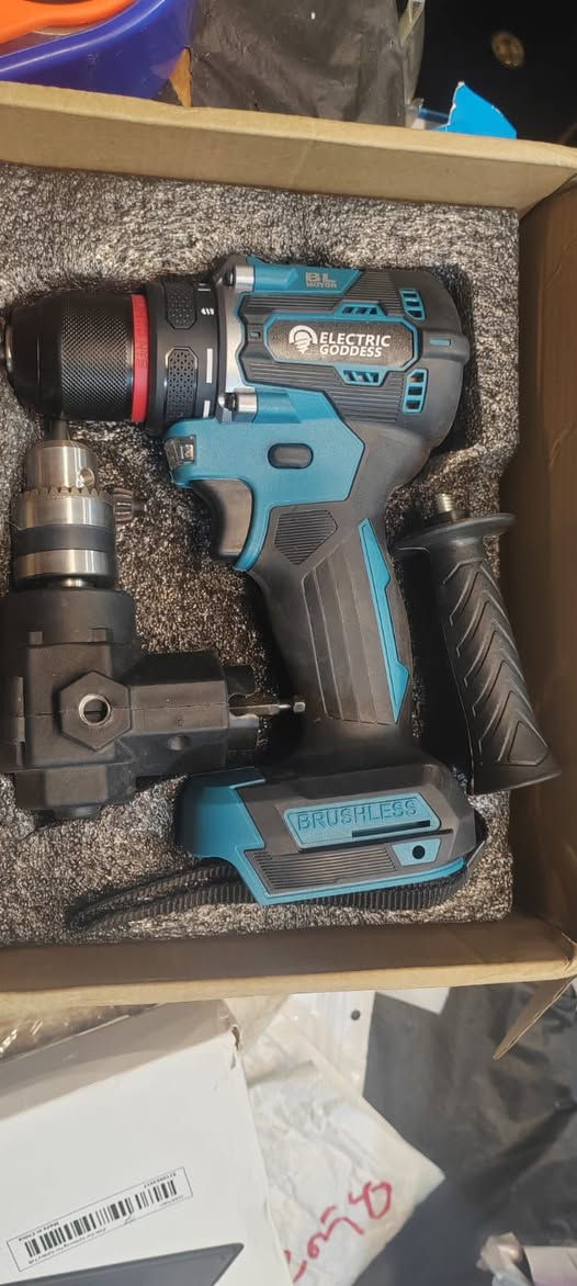 دريل+ يدة كامله للزواية العمية 
بس ما بي بطارية 
حط سعرك وبالعافية على الياخذه


**إذا كنت صاحب هذا الإعلان وتريد حذفه لأي سبب، رجاءا أرسل رسالة إلى الدعم الفني**