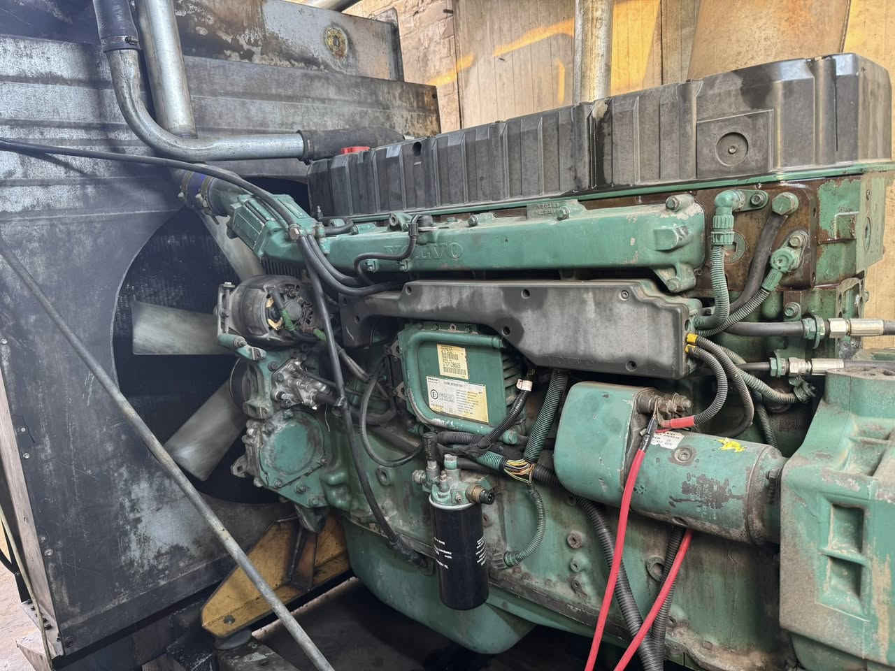 السلام عليكم 
فالفو D12 مكينه جديده استندر لا صرف ولا بخار شرط الحمل توليد استاندفور 350 كيفي اصلي ملعوب بي راديتر جديده كلر جديد برودكشن جديد 
العنوان بغداد 
السعر  85 $
***********
