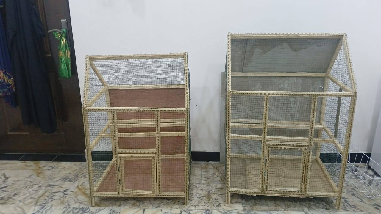 قفصين مرتبات
حجام حلوه 
واحد متوسط واحد صغير الحجم 
جد غير مستعمل 
اذا اثنينهن اساهل بسعرهن 
واحد ظهر ماله الالمنيوم وليس معاكس 
يرهمن جميع انواع الطيور 
مكاني بصره حي شرطه شارع السيد 
وشراي يدلل 
مستعدون لعمل كافه انواع الاقفاص
مكاني بصره حي شرطه شارع السيد 
***********
