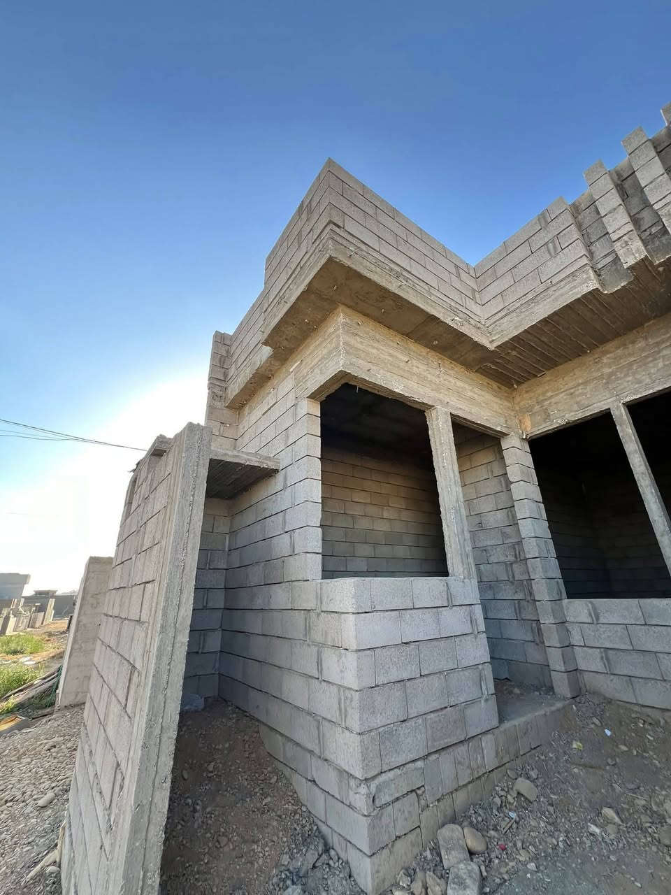 هيكل للبيع العنوان القوسيات قرب المدرسه الصينيه المساحه ١٠٠متر السعر ٢٣ الاستفسار على الرقم ***********
*********** 
زراعي حق التصرف سند٢٥
