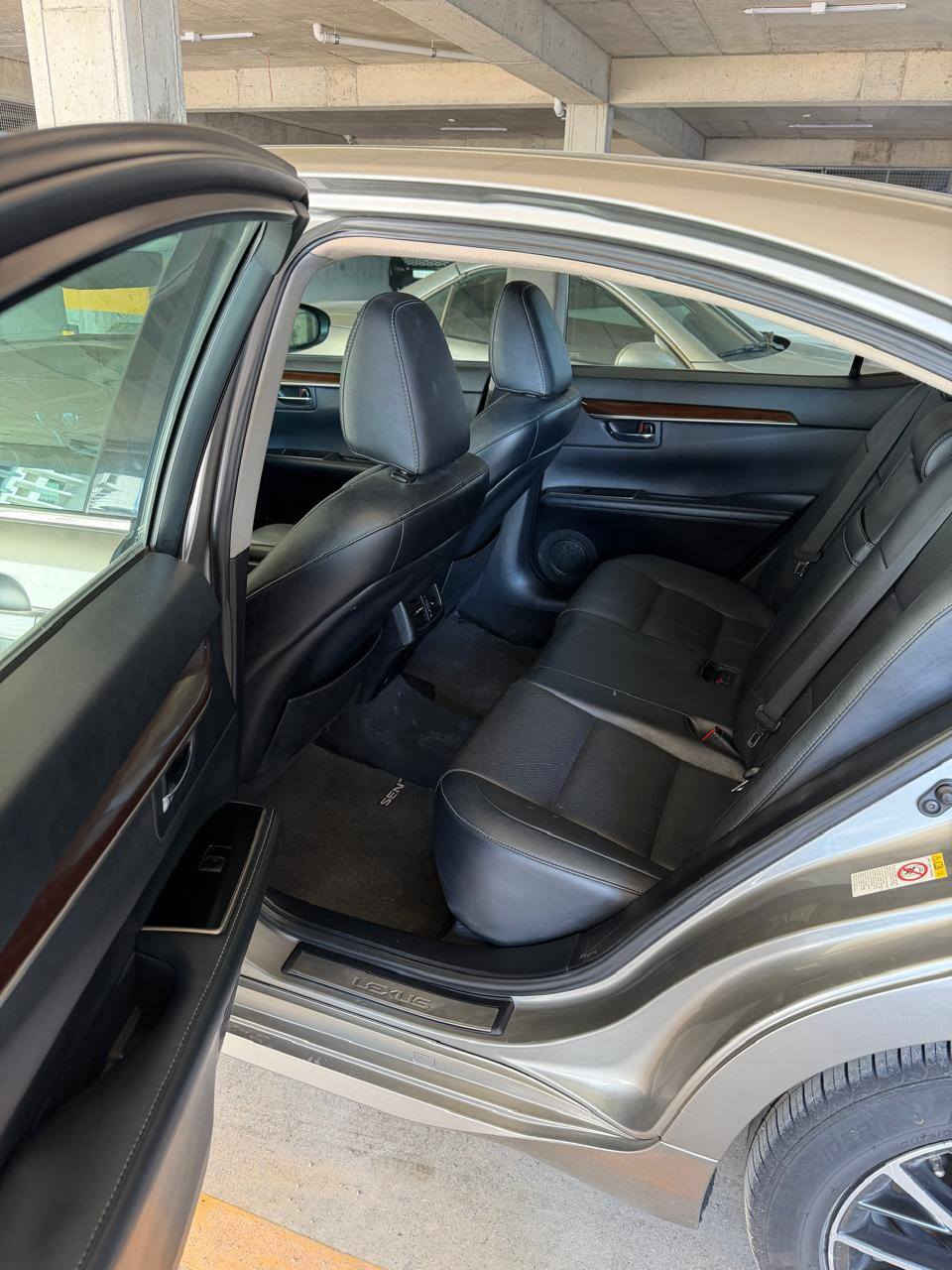 لكسز 
2016
اي اس
فول مواصفات
٦ سلندر
قطعتين ضرر وقطعه كلير امريكا.

سياره ماشيه١٤٨
رادار امامي خلفي جانبي
بصمه
مكينه ما مفتوح
بريك بصمه
لايت ليد
اوتو هولد 
اوتو ستوب
سياره جاهزه وكلشي تمام رقم جديد سنويه جديده
تحويل
السعر. ١٨٤ واكو مجال 
***********
