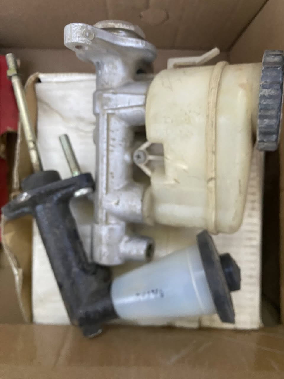 السلام عليكم
من رخصه الادمن 
غراض كرونه للبيع 
مكاني بغداد

‭0770 984 9479‬
