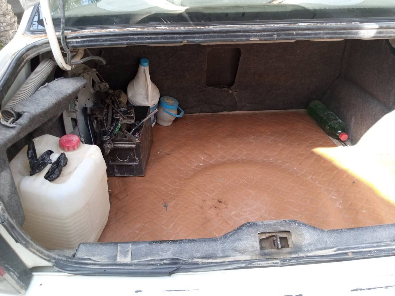 سمند 2011 سياره جاهزه كير محرك بشرط سنويه لغايه 2031 جديده صار شهر مجدده بسمي رقم نكليزي مكفوله من ضربه كشر شوفت عينك سعر 35 عنوان الرميثه الظوالم ***********
