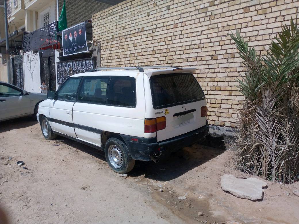 سياره مازدا سبعه راكب للبيع محرك اوگير ونججي محرك بيه گازكيت شغال والكير بيه ظعف،سعر عشرين ورقه رقم نجف،صاحب السنويه بالنجف ،السيارهةبالنجف دواخل نضيف جدا دوشمة جديدة دشبول جديد تخم تاير جديد نقص فقط بطارية بسبب الترك لمدة ثلاث اشهر البيع على عطلهة
