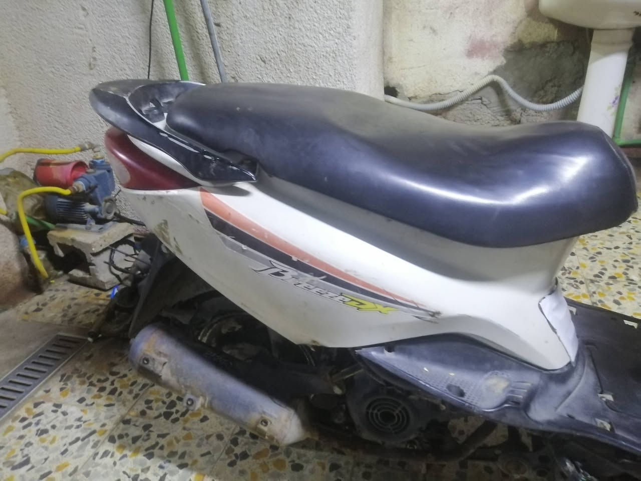 السلام عليكم دراجه بريز كوم حديد دراجه قايمه تشتغل ما بيها شيء سعرها 200 تواصل على هذا الرقم كفرات اصلي مكاني بغداد الشعب***********

