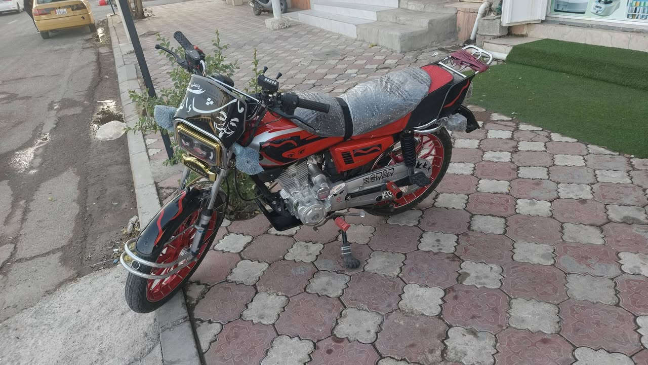 السلام عليكم
للبيع او مراوس ب 5 كير 200 cc لون ازرق او اسود حسب القناعه نامي برو 200ccموديل 2024 مكينه كبس نقص دشبول وصفحة كلج فقط الدراجه خير من الله الدراجه ممغسوله اذا بيع 650 قفل مكاني خانقين الشراي يتفظل خاص او يتصل ***********
