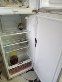 ثلاجه • للبيع • تواصل خاص