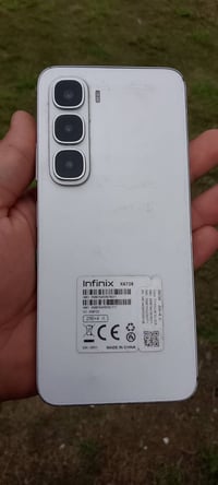 انفينكس X6728 • شرخ الشاشة • مستخدم ٣ شهور