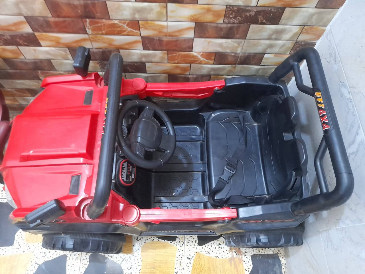 سلام عليكم متاح سياره مال طفال شحن دفع رباعي وياه ريمونت تحكم عن بعد
موجوده ببو رمانه ***********
