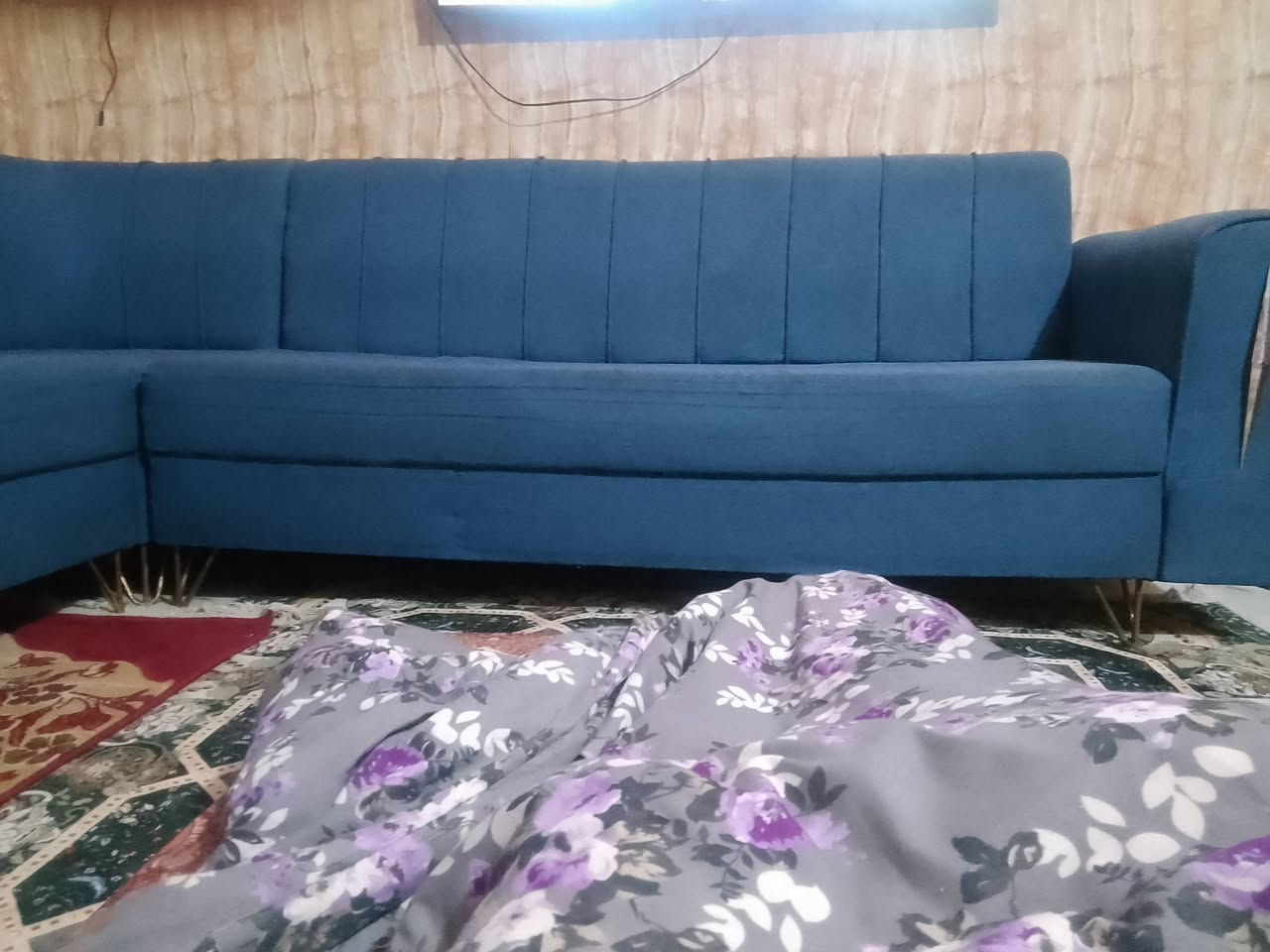 ديوان نظيف جدا سعر 230 تسع نفرات كربلاء حي العسكري العابد ***********
