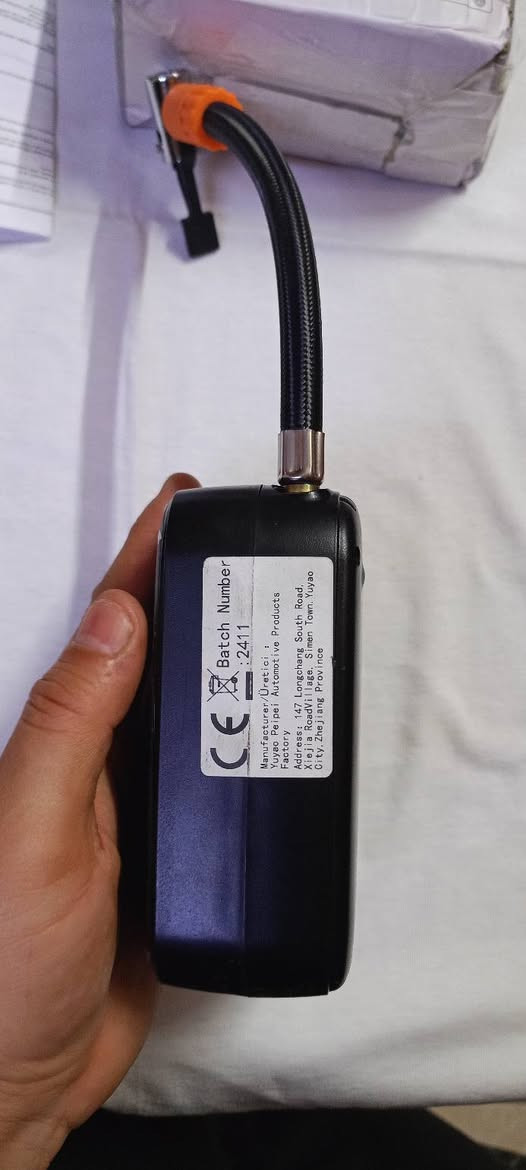 كمبريسر شحن هوه اصلي مربع وشغال  سعر 25
كمبريسر هوه طويل مستطيل وشغال 25
عنوان المكان حي عامل بغداد توصيل ماكو عندي 
• بغداد***********  واتساب
***********
