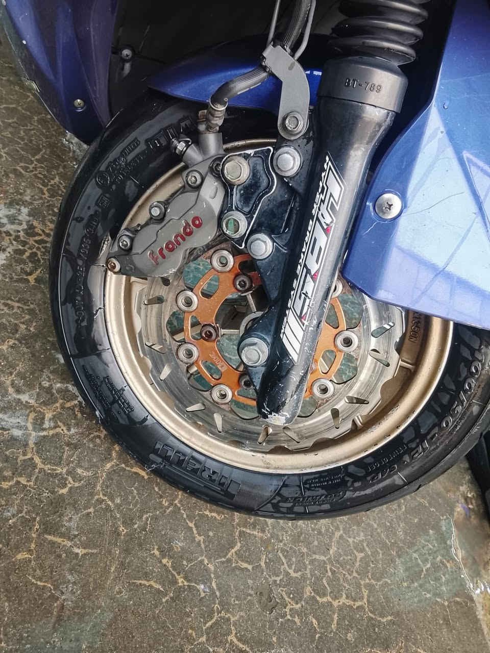 سلام عليكم شباب سكنس فحل الون 💜دراجه نازله من الرمبه صرله شهرين كفاله عامه بيه زوج اكلجات بيه زوج اوياله دوش يدات انسي واي قاعده رقم انسي واي قبق افلوين انسي واي استان صفح بيه فلنجه انسي واي فج ابرمبو الدراجه جديده دهن امزويل كهربايات كله شغل مابيه اي نقص مكاني شعب جسر الشعب رقم وتساب *********** سعر 1550 معجبك السعرا عبر المنشور رحمه الولديك او شكرن
