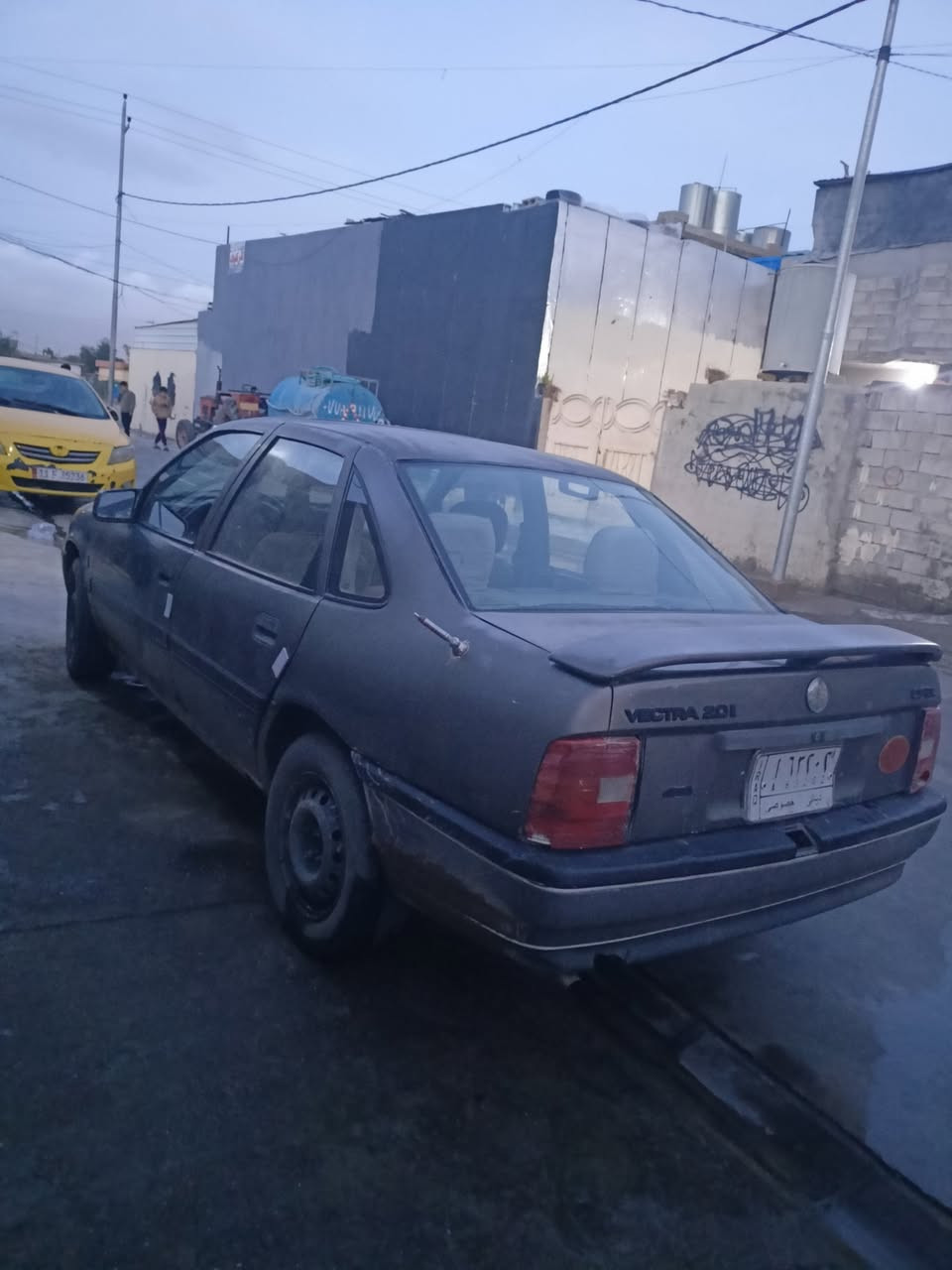 السلام عليكم للبيع اوبل فكترا موديل 89 رقم ديالى سنويه ساقطه حجم 20 محرك جديد لوك تخم تاير  بدون صبغ بطاين كامله بدون نقص جاهزه السياره سعر 23 وبيها مجال مكاني كركوك ***********///***********
