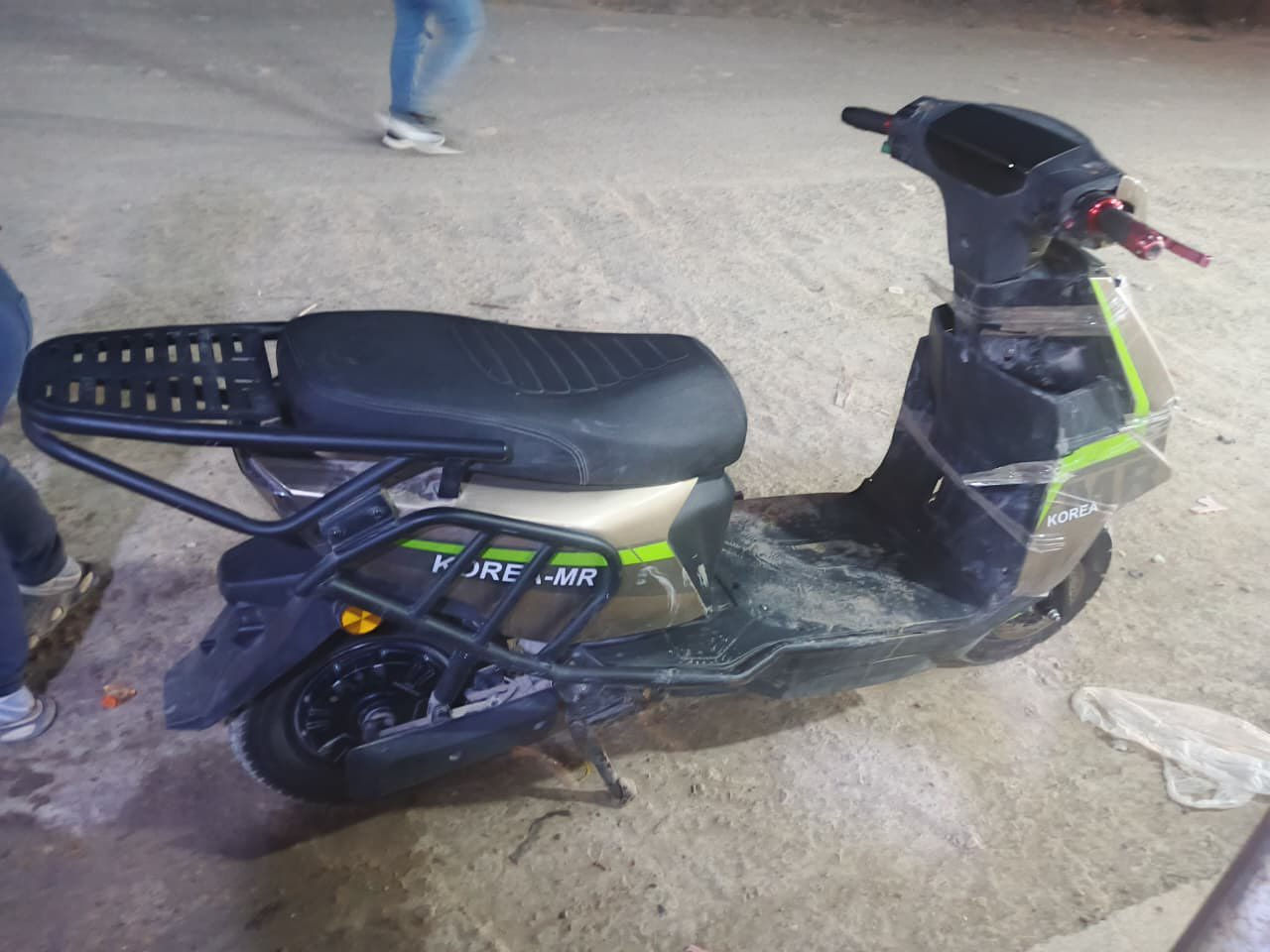 السلام عليكم دراجه شحن كامله كهربائيات شغاله فول الدراجه نقصه بس كفررر الي كدام المكان الدوره هورجب  للستفسار موو شراي لأتعبني #***********السعر ٣٥٠ وبيه مجال
