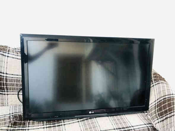 سلام عليكم شاشه تلفزيون Lg شاشه حلوه ونضيفه جاهزه مكلف بالنشر اي ستفسار *********** متوفر وتساب سعرها اتصل او راسل وتساب 🙏🏻❤️
