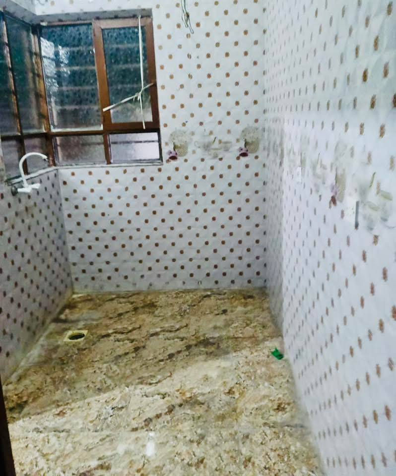 #دار_للايجار_للايجار
مساحه 100 متر
الموقع حي الانتصار شارع 60 من جهه الميثاق
الدار متكون غرفه نوم وهول ومطبخ واستقبال وصحيات وبيتونه
#بدل_الايجار_175_
للتواصل والاستفسار الاتصال
***********
***********
