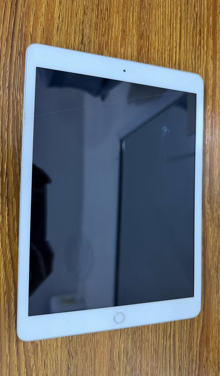 السلام عليكم ايباد 8 الايباد ما مفتوح كله شغال مابي اي عطل فقط هذا الفطر بل كلاس ذاكره 32 بصمه شغاله رايده 150 فقل إلى ربع ميرهم مكاني بغداد الشعب ***********
