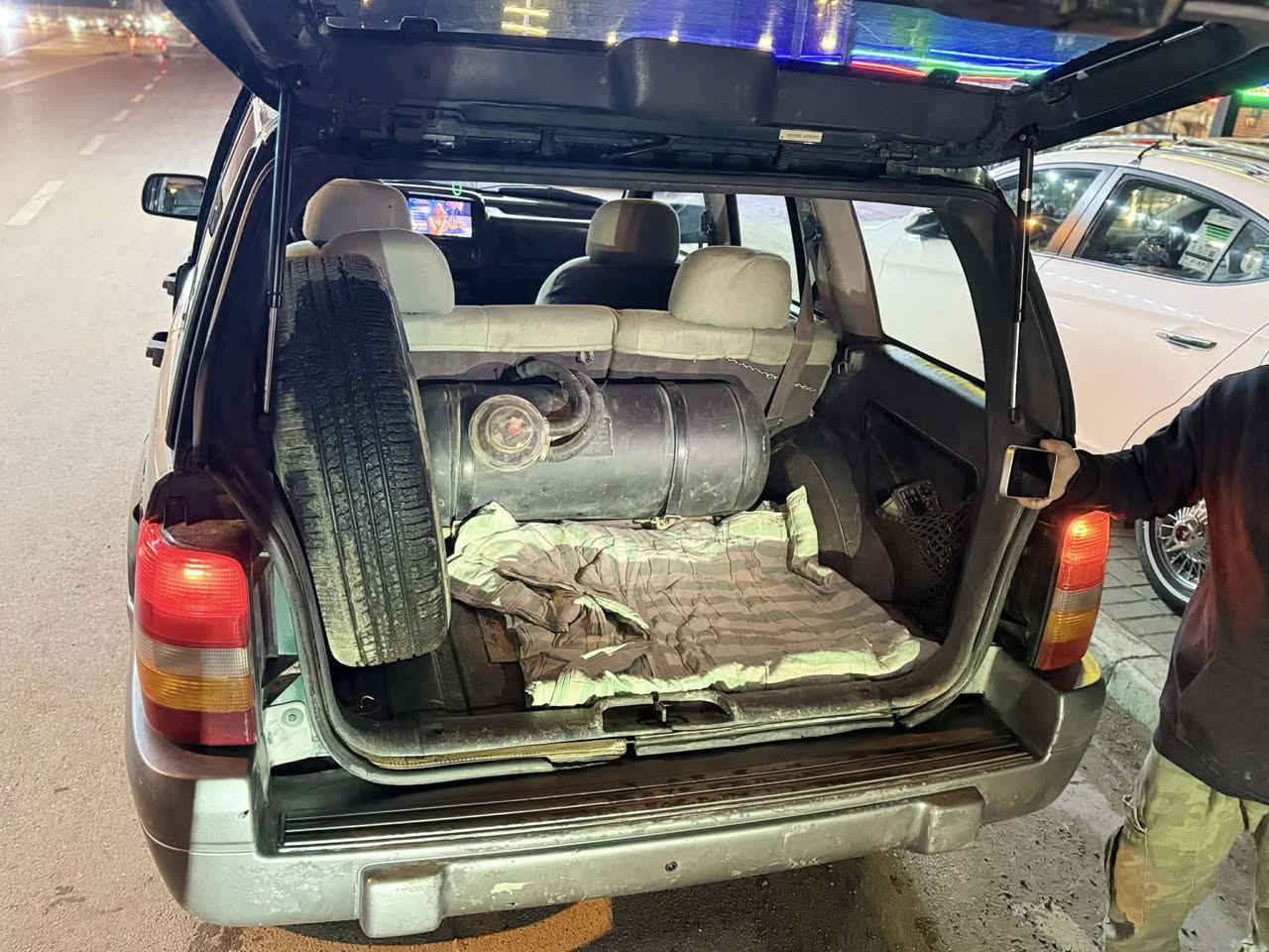 سلام عليكم 
سياره جيب شيروكي محرك 4000 بلادية 
كير ومحرك  جديد 
منضومة مال غاز جاهزه 
ضفيره جديده مشتريهة 
كهربائيات نضيفه
سماعات وشاشة جديد
تبريد شغال 
سياره بدون صبغ بلادية كشرهة نضيف 
دوشمة جديده داخلهة خير من الله 
تخم تاير جديد 
حدادية 80%
رقم بغداد تحويل ثاني يوم 
سعر .55وبيها مجال 
***********
