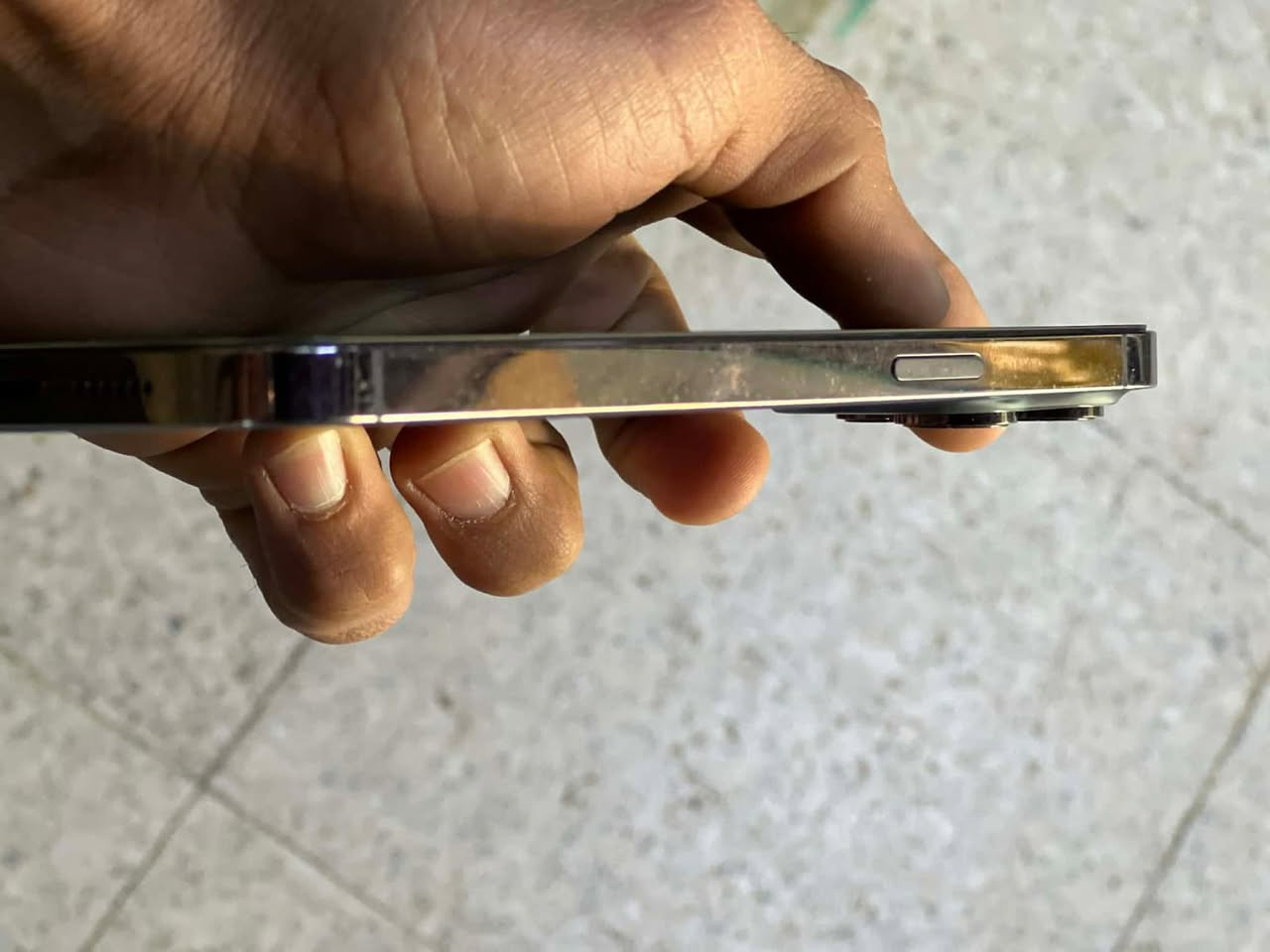 14 برو ماكس شرق أوسط ماستر AA مبدل شاشة وبطارية فيس ايدي يرادلة برمجة والكامرة الخلفية متحركة من مكانهة بس يصور عادي بطارية 100 ذاكرة 256  مكاني بغداد الشعب سعرة 475 قفل لا حجز ولا توصيل ***********
