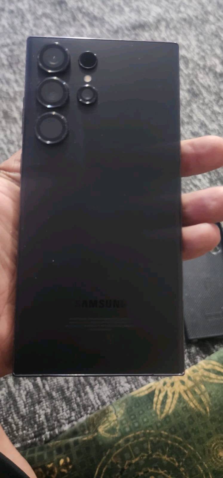 كركوك حي الواسطي 
الترا ٢٣ فطر بلكلاص كارتون وشاحنه الجهاز لوك  وبلشرط 