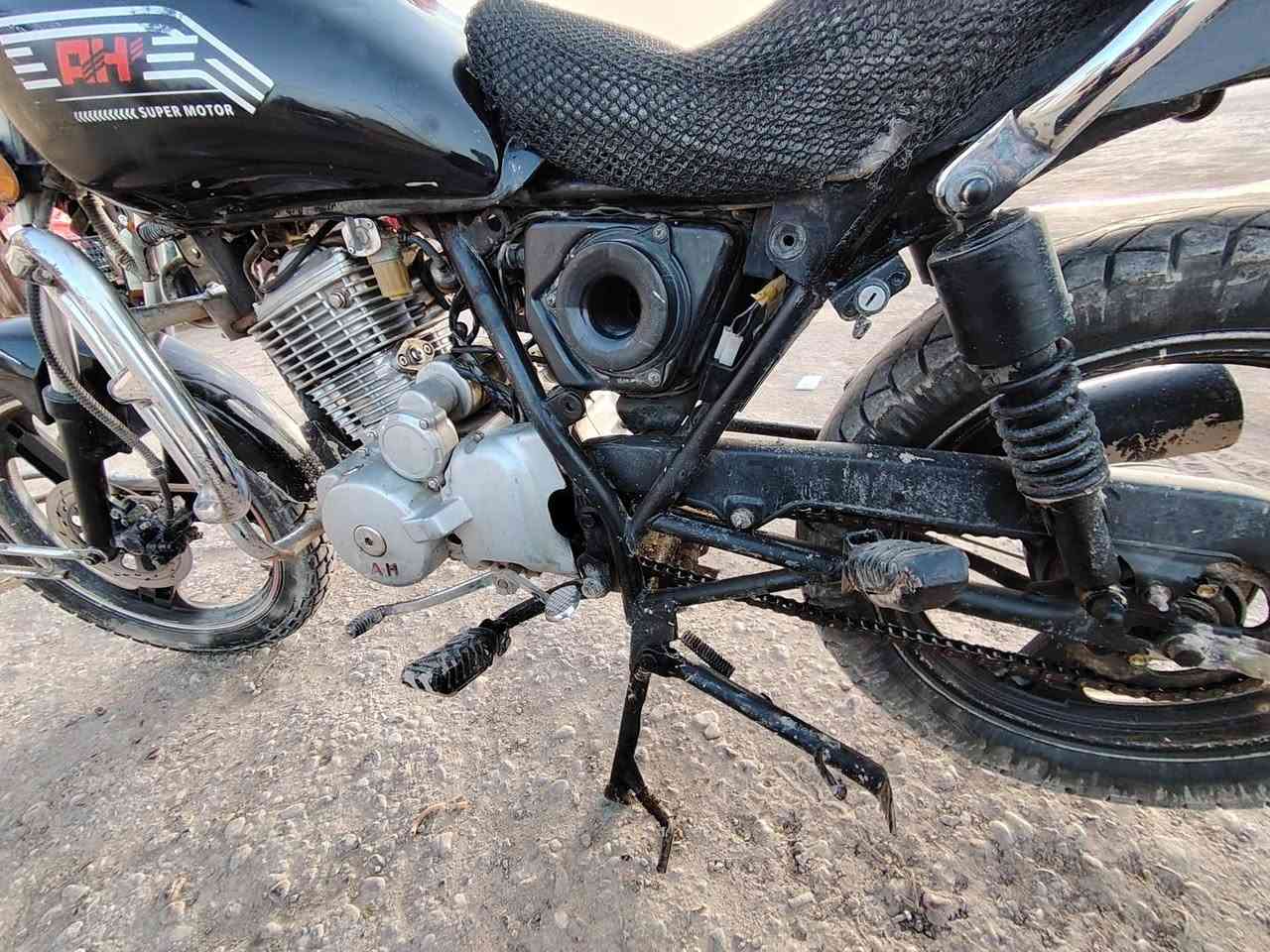 موطور للبيع امزت ناصي AH موديل 18 محرك 200 السعر 675 وبي مجال للستفسار أتصل عل الرقم ***********
