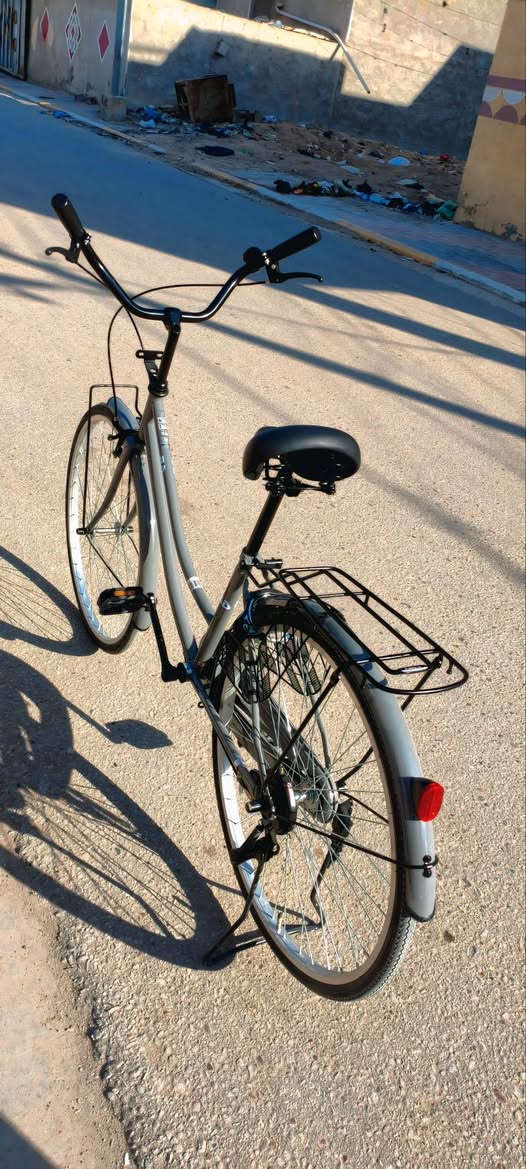 بايسكل ياباني اصلي حجم 26لون سمنتي مديل 2025نضافه فول شركهBDسعر155بي مجال للاستفار***********واتساب مكاني حي نضال
