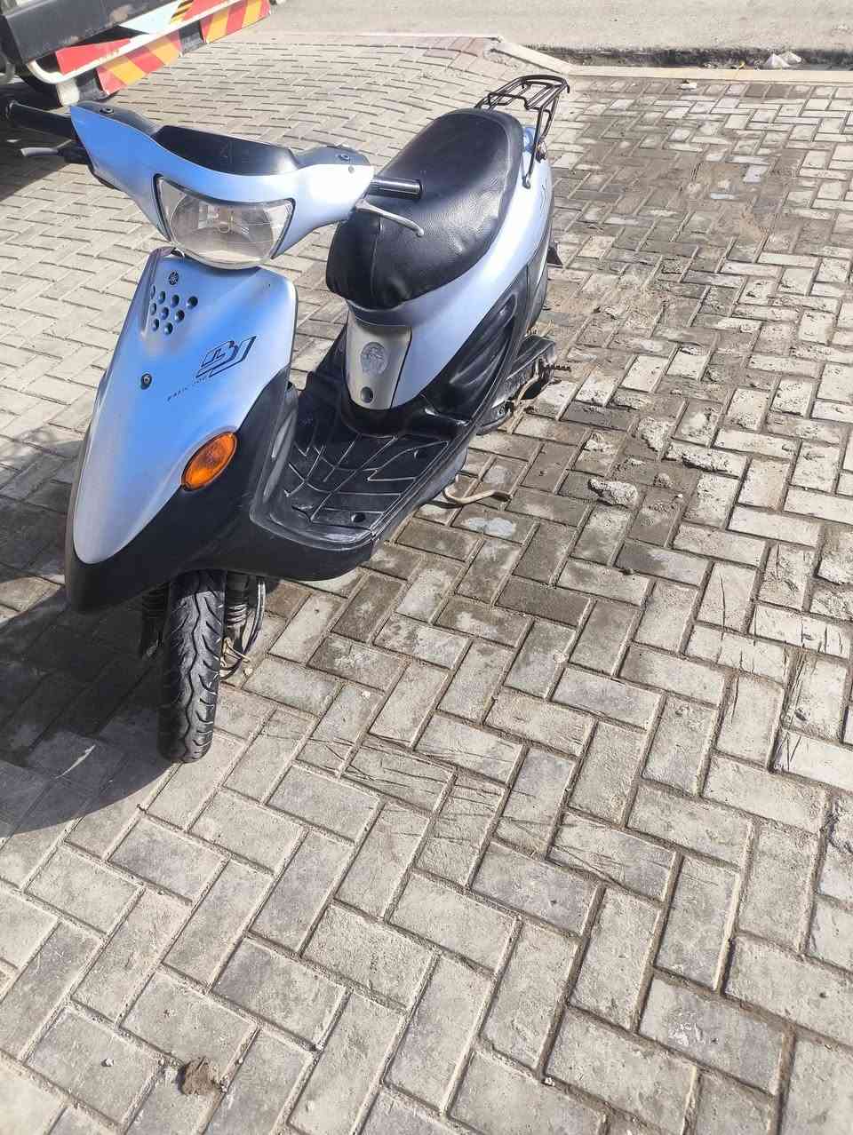 دراجه بيجي كلش نضيفه
لدراجه سويجها بصمه وتقفل ستيرن وقفل جنطه
ولايتات امامي خلفي عداد بانزين وعداد سرعه كلهن شغالات
لدراجه كلش نضيفه وناعمه تطلع 55 سرعه مكينتها خرسه
دراجه مفتوحه مره وحده مكانها سماوه حي موسى لكاضم
سرعه 400 وبي. مجال للشراي 
للاستسفسار ***********
