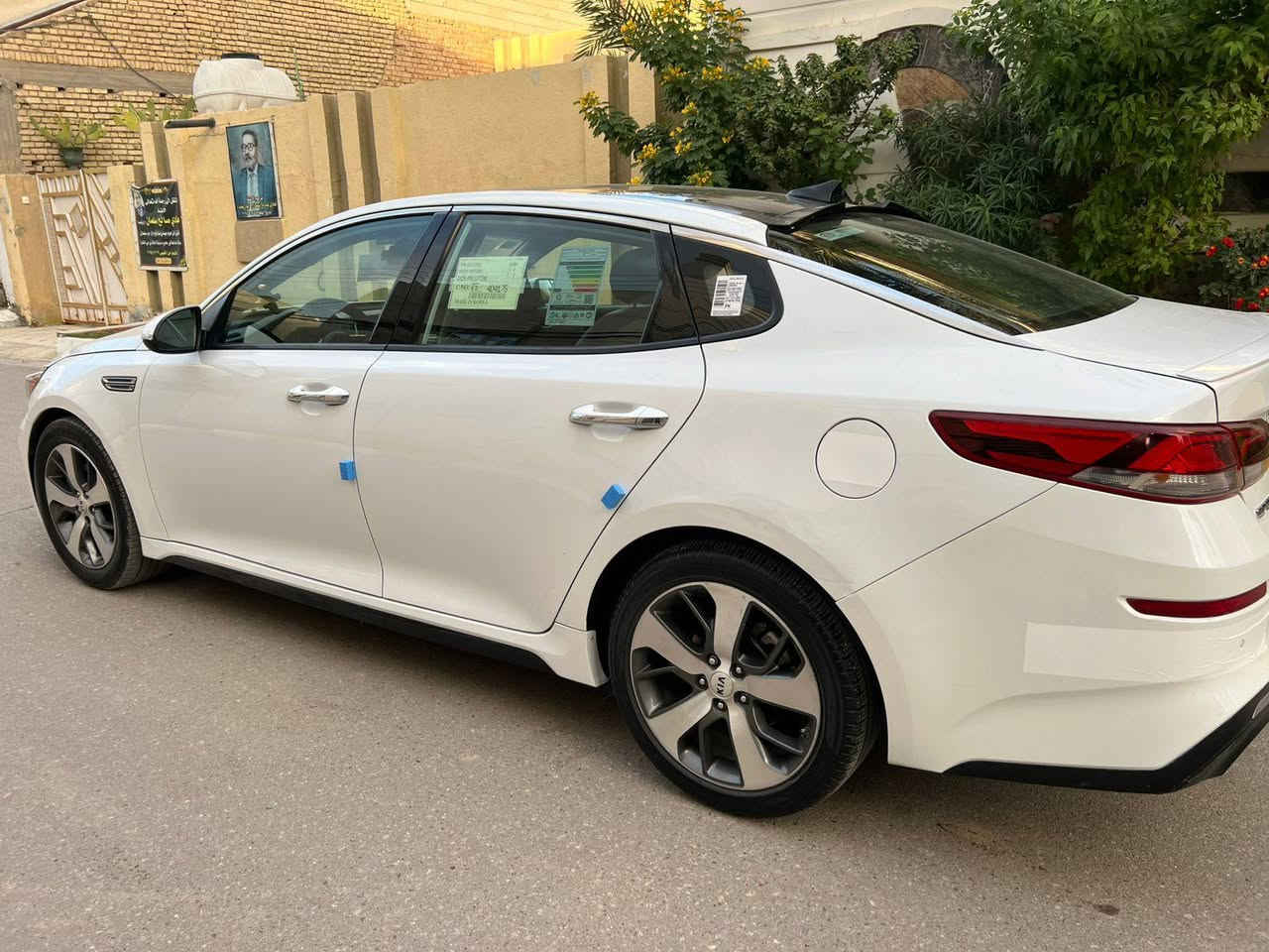 السلام عليكم 
كيا اوبتيما 2019 أمريكي حادثها جاملغ وبنيد مبدلات والباقي كفاله رقم بغداد تحويل فول مواصفات للاخير واحد على واحد ماشيه 90 الف 
محرك 2400 كزوزين 
السعر 153 وبيها مجال الشراي يتصل وبلخدمه *********** مكان السيارة ناصريه مركز
