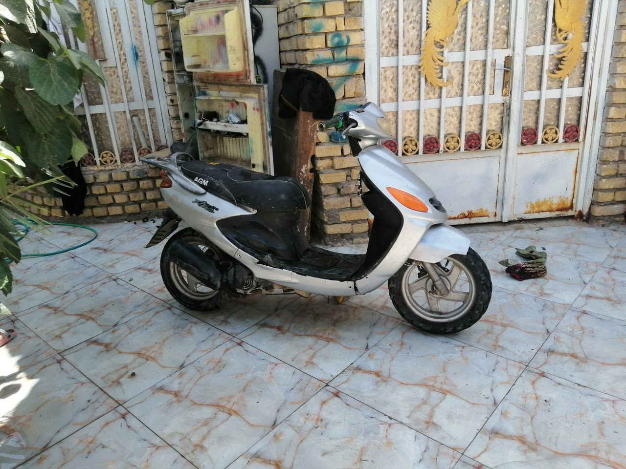 اكزز ياباني شغاله شلعه قويه وسريعه مكينه ناعمه كهربيات يشتغلن ب٢٥٠ وبيه مجال مكان فضليه ***********
