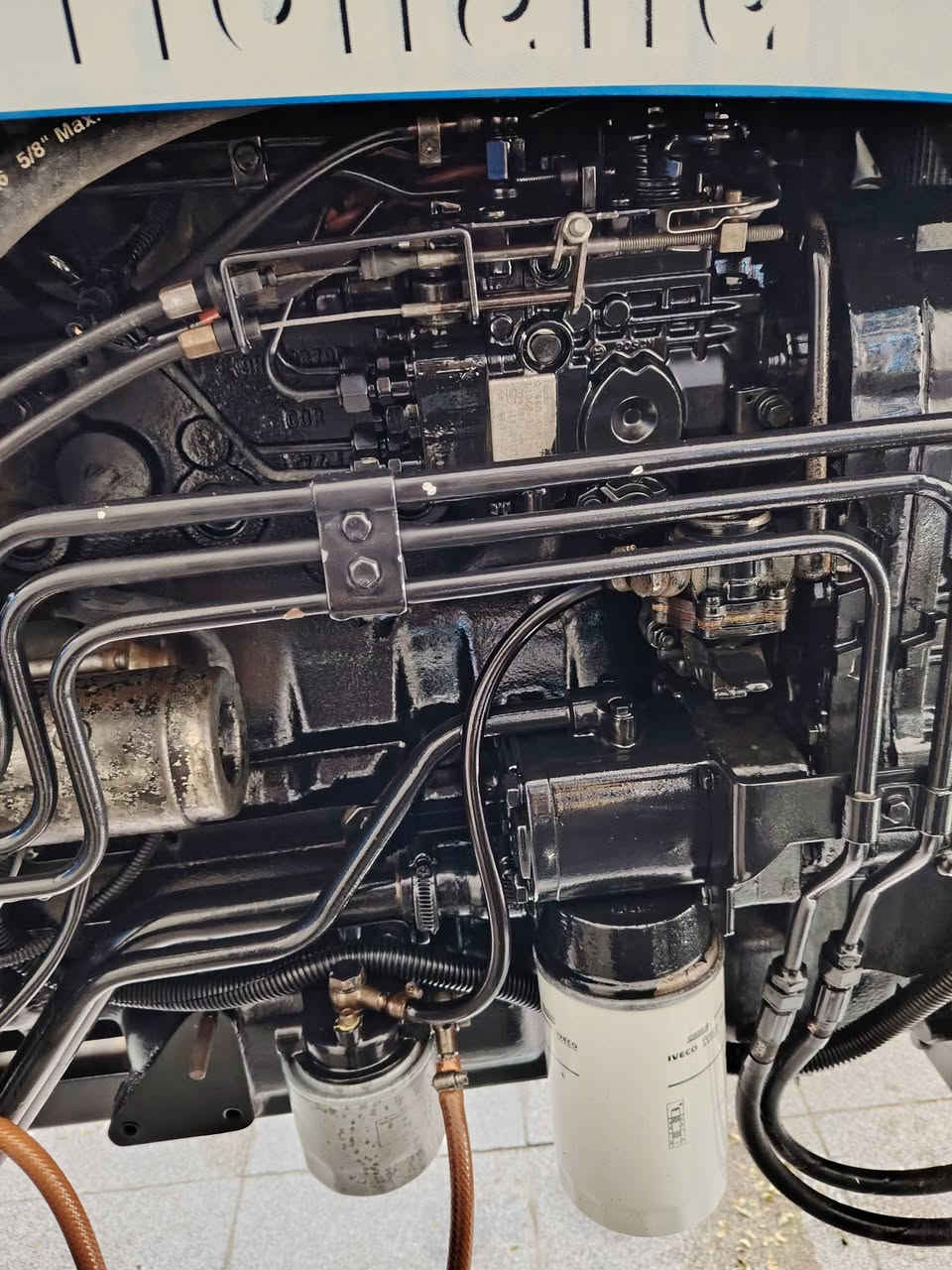 السلام عليكم
للبيع  نيوهولند مديل ٢٠١٦ وضع شركه كفاله عامه
جاهز سنويه وأرقام بابل
للاستفسار الاتصال على الرقم ***********
