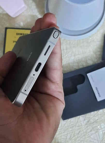 اس 25 الترا
ذاكره 256 عشوائيه 12💾
وكاله اصلي
اللون المميز التيتانيوم الاسود
مستخدم فقط شهرين 
الجهاز كارتون شوفة عينك
سعر 1125 الف
الرقم ***********
