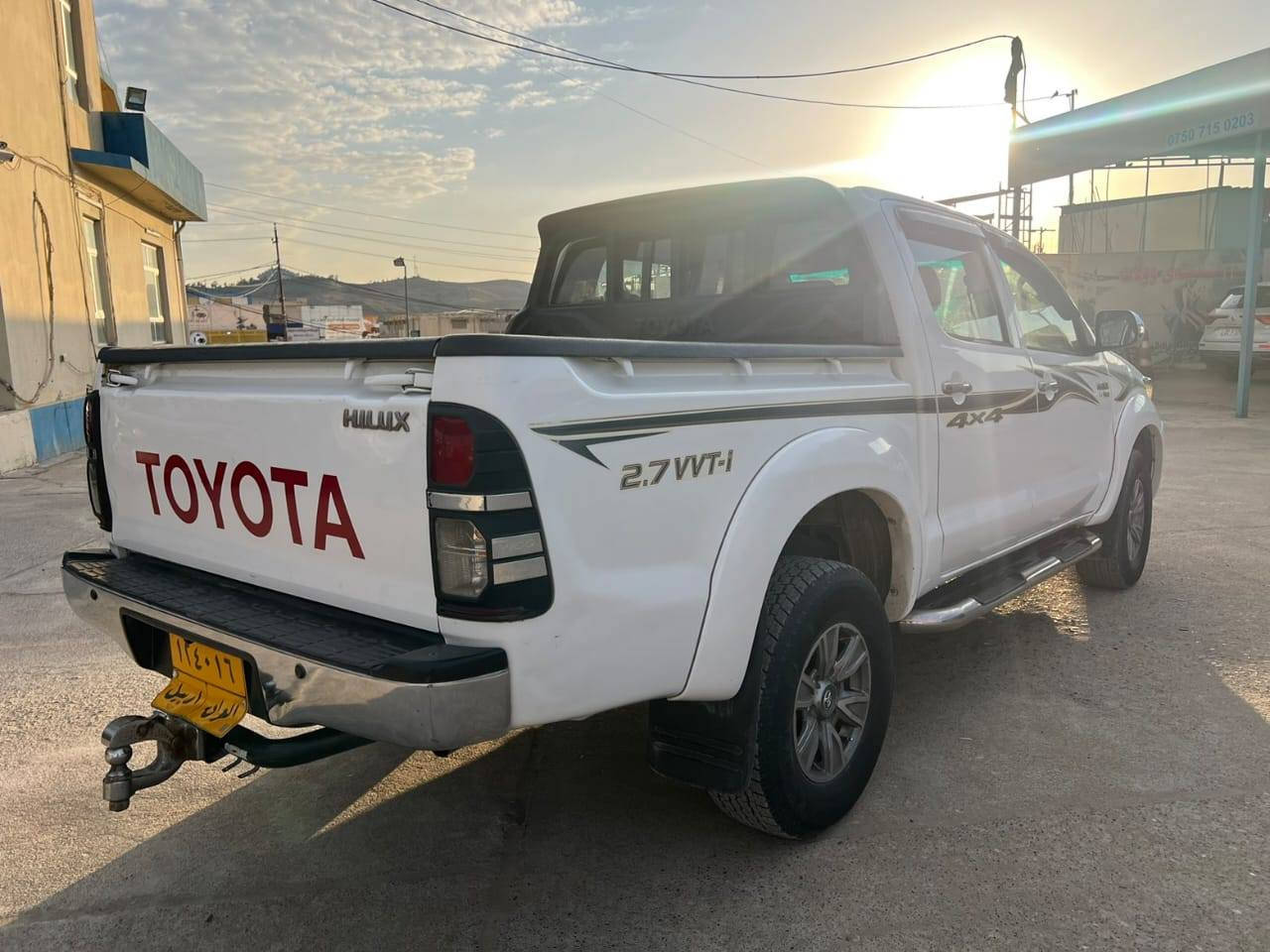 تۆیۆتا هایلۆکس 2012 سعودی
دەبل ئەکسل
شەریکە سید نهرۆ
گێر ئۆتۆماتیک
گێر و مەکینە نەکراوەتەوە
جوار تایەی نوێ و چوار ویلی زۆر جوانی لە ژێرە
سەیارەیەکی زۆر خاوێن ماوەتەوە بێ سبوغ
تەنها چوار جێی ساردی هەیه بێ سبووغ
شاشە ئایپاد وکامێرا و حەساس

0750  425 4248 أربيل, العراق
