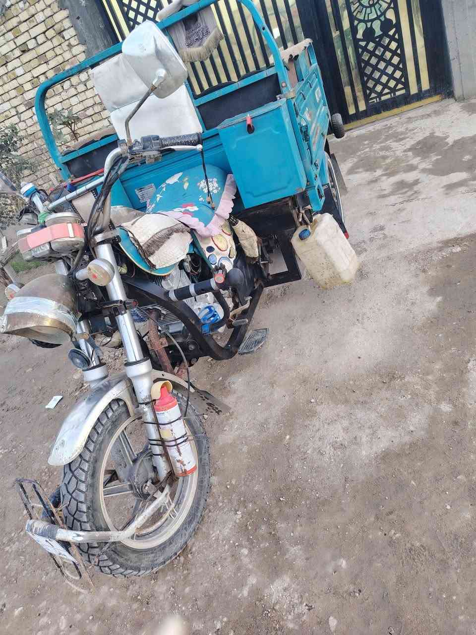 سلام عليكم. ستوته للبيع. مديل21 رقم وسنويه. كفاله عامه.  شوفت عينك. السعر 2250 وبيه مجال. الخاص مقفول. اتصل ***********
