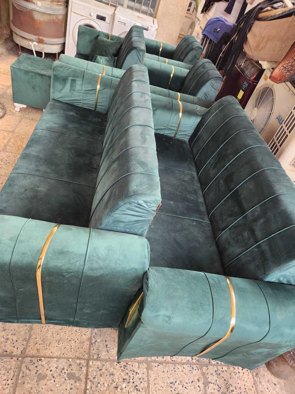 تخم عراقي للبيع 10 مقعد السعر 250 للاستفسار الاتصال على الرقم ***********
