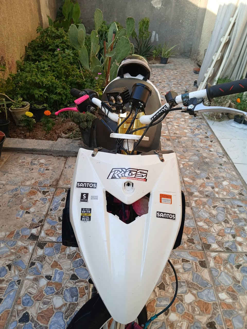 دراجه اف اس مزوده مكينه ماكس ياباني شرط تزويد صدر امامي وياله تزويد تايرات جلاتين رون محرك عداد قراءه الفولتيه من شركه كوسو ضفيره مختصره سلف ٥٥ قاعده رقم راجع سكان بطح باندا خمس قطع من شركه توبو دراجه مكاتبه ورقم شاصي اصولي السعر خاص ***********. مكاني سماوه .
