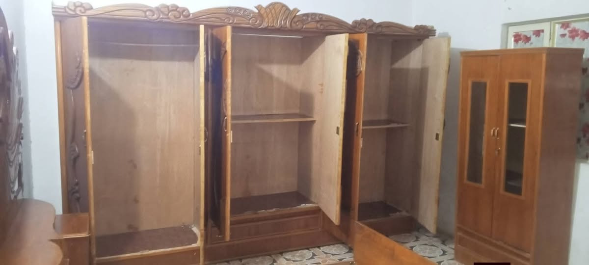 غرفه 6 ابواب صاج عراقي  نظيف كلش.. السعر ب 550 شراي يتصل ***********...
