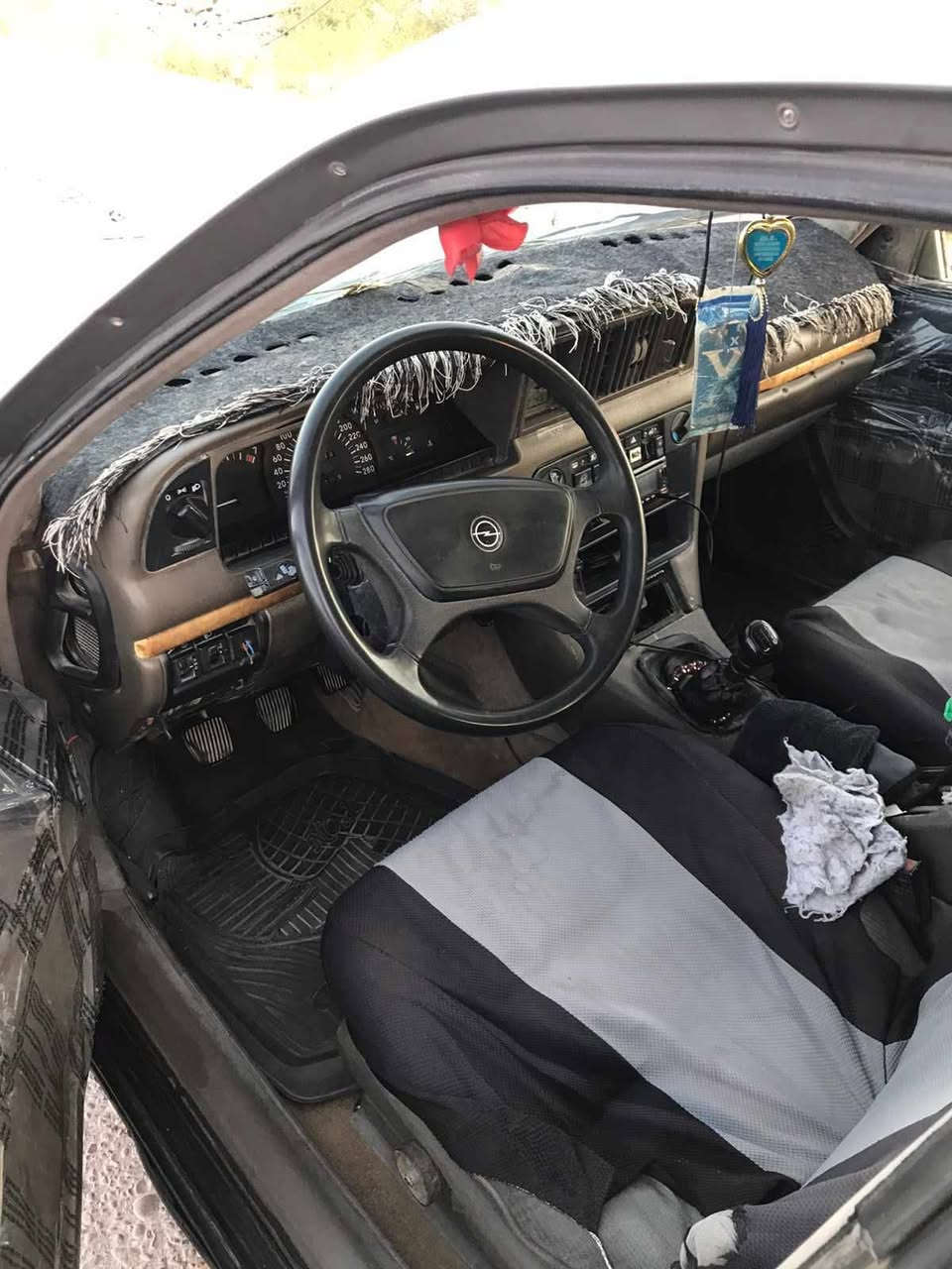 السلام عليكم اوبل سيناتور كامله كير محرك كهربائيات كله مكفول وجاهزه جام كهربائي كله شغال باتري جديد تايرات كله جديده رقم دولي جديد بسمي 
*********** السعر 32 وبيه مجال
