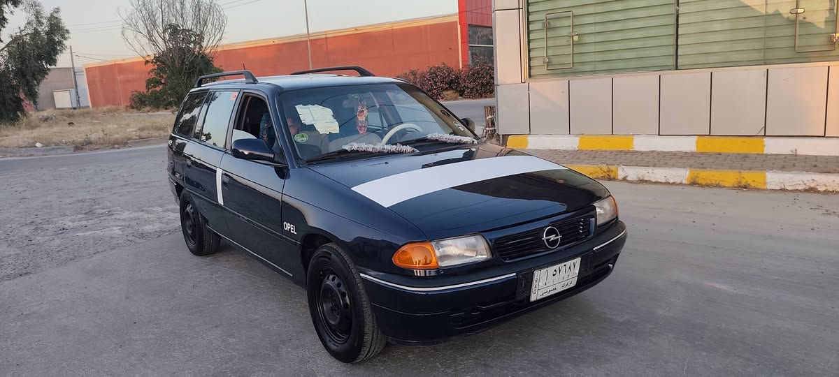 *********** اوبل استره موديل 92 حجم 16 كير عادي كير محرك شرط لاصرف ولا صوت فقط بخار قليل كهربائيات فول شغال صبغ لجمالية فقط بدون حادث سنوية جديد مشروع وطني شرط تحويل او وكاله الشراي يتصل سعر 38 كركوك, العراق
