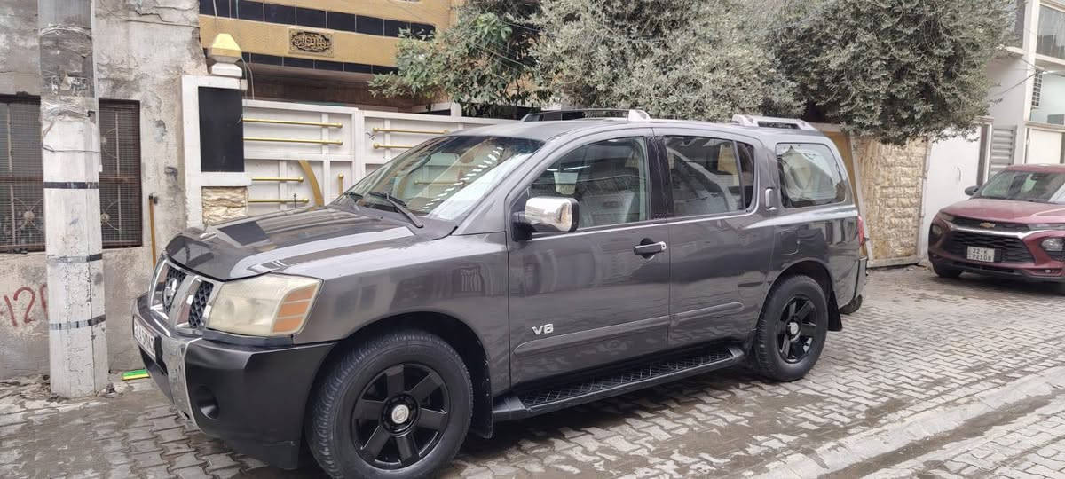 السلام عليكم للبيع نيسان ارماده موديل 2007 سياره جديده وجاهزه مابيهه نقص كير مكينه خير من الله بيهه شلعه تشلع التبليط بيهه قطعه صبغ بس رقم دولي الجديد   مكاني بغداد رقم الهاتف ***********السعر 80
