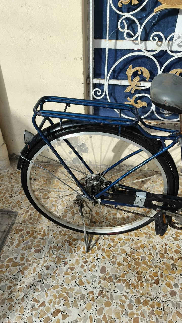 سلام وعليكم بايسكل لبيع نضيف ومابي شي سعره 75 لاتصال عله لرقم *********** وتساب
